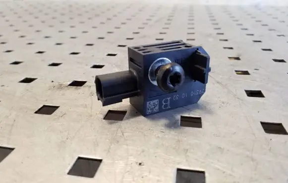 Opel Antara Airbag deployment crash/impact sensor 13502577