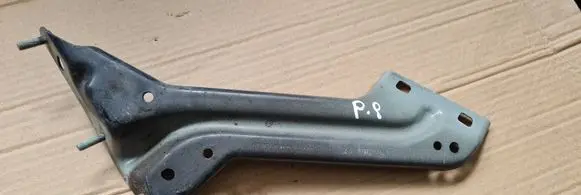 Fender mounting bracket