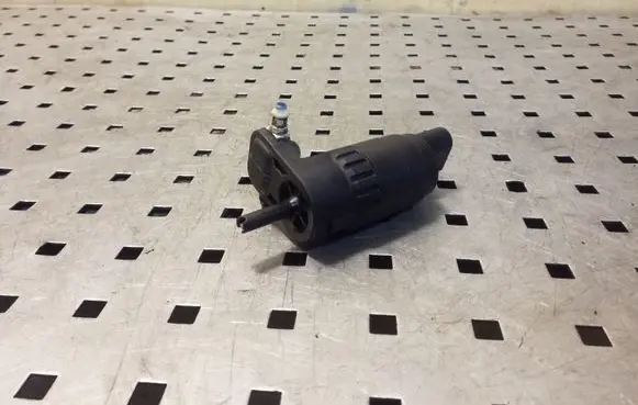 Skoda Yeti (5L) Windscreen/windshield washer pump 1K6955651