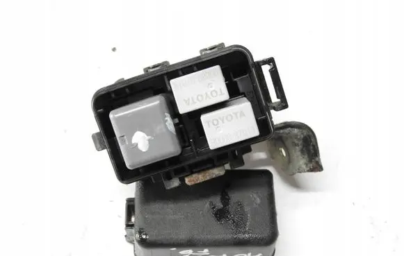 Jeep Grand Cherokee (WK) Relay mounting block 87019
