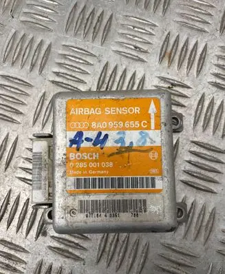 Audi A4 S4 B5 8D Airbag control unit/module 8A0959655C 0285001038 9716440351
