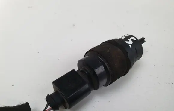 Audi A4 S4 B8 8K Windscreen/windshield washer pump 8K5955647