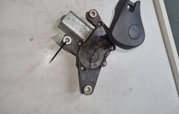 Renault Megane II Rear window wiper motor 8200153458C
