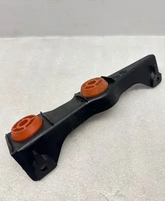 Air filter cleaner box bracket assembly