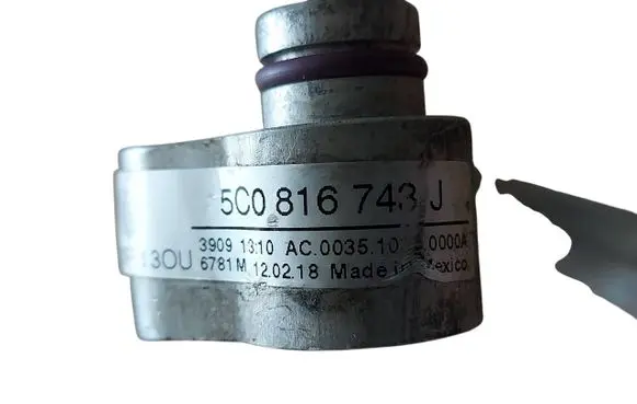 Volkswagen Jetta VI Air conditioning (A/C) pipe/hose 5C0816743J AC003510 39091310