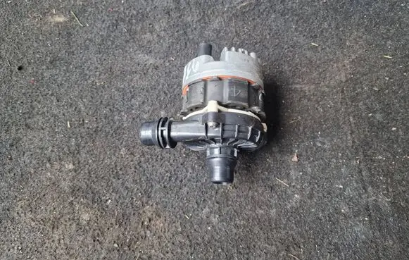 BMW X5 G05 Electric auxiliary coolant/water pump 8686899