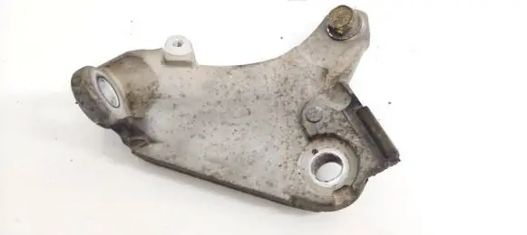 Honda Civic Engine mounting bracket