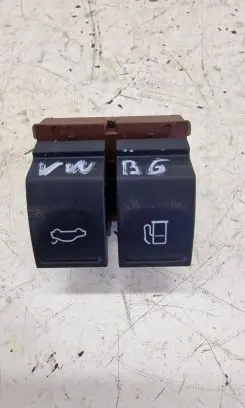 Tailgate opening switch