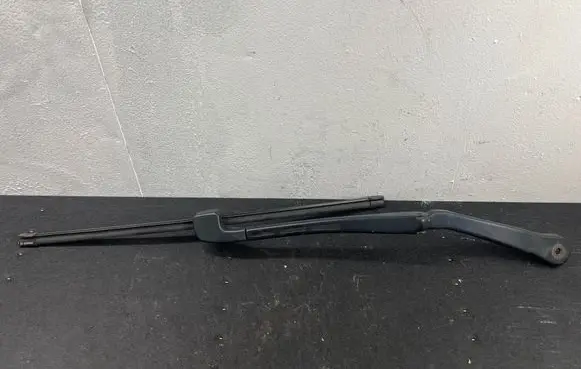 BMW 3 E90 E91 Windshield/front glass wiper blade 