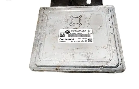 Volkswagen Golf VI Engine control unit/module 03F906070BC