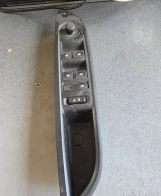 Opel Mokka Electric window control switch 95025518 20160105