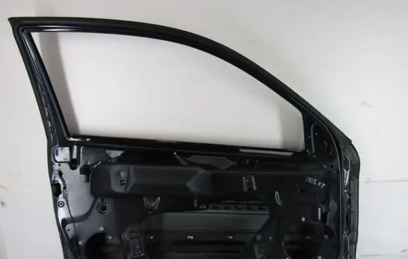 Mercedes-Benz CL C215 Door (2 Door Coupe) Nėra