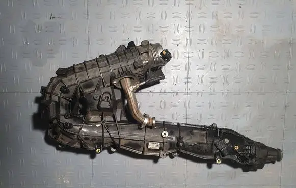 BMW 5 F10 F11 Intake manifold 80880008J