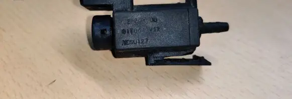 Nissan Terrano Vacuum valve 72220400