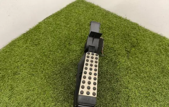 Mercedes-Benz CLS AMG C219 Accelerator throttle pedal A1713000104