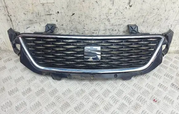 Seat Leon (5F) Front bumper upper radiator grill 6JA853668A