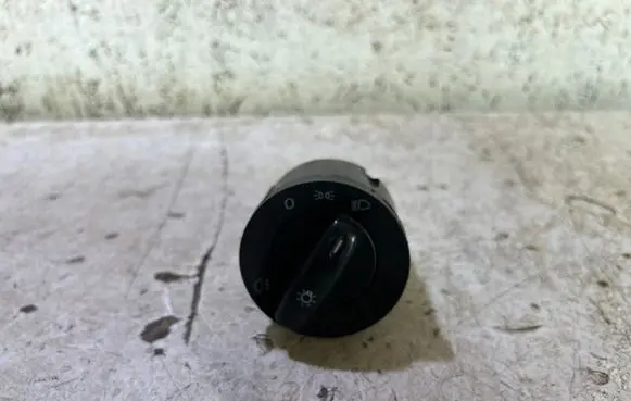Volkswagen Caddy Light switch 1T0941431P