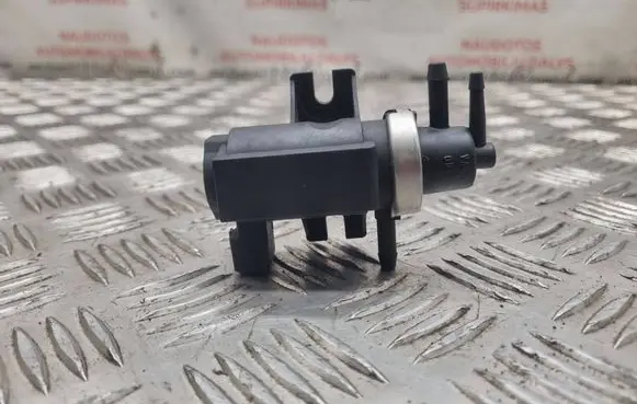 Volkswagen PASSAT B5 Turbo solenoid valve 1H0906627
