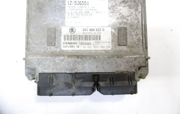 Skoda Fabia Mk1 (6Y) Engine control unit/module ECU 047906033D