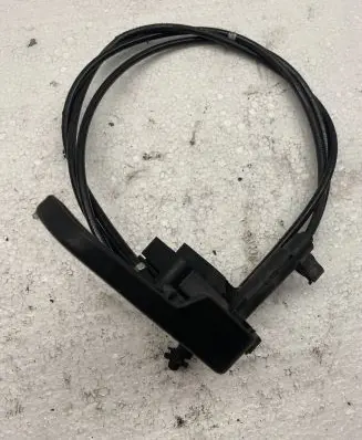 Volkswagen PASSAT B5 Engine bonnet (hood) release handle 3A1823533