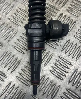 Skoda Superb B5 (3U) Fuel injector 0414720039