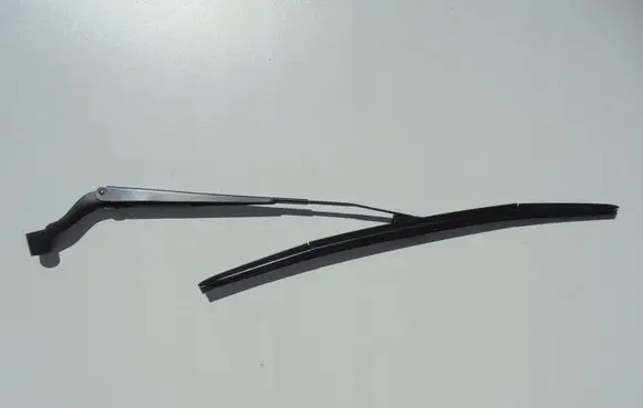 Nissan X-Trail T32 Front wiper blade arm