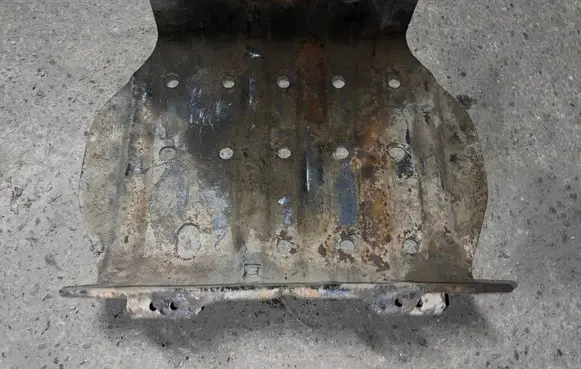 Nissan Patrol Y61 Fuel tank bottom protection 