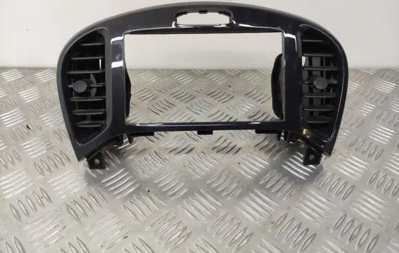 Radio/GPS head unit trim