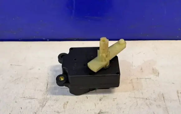Volvo XC90 A/C air flow flap actuator/motor 8623354