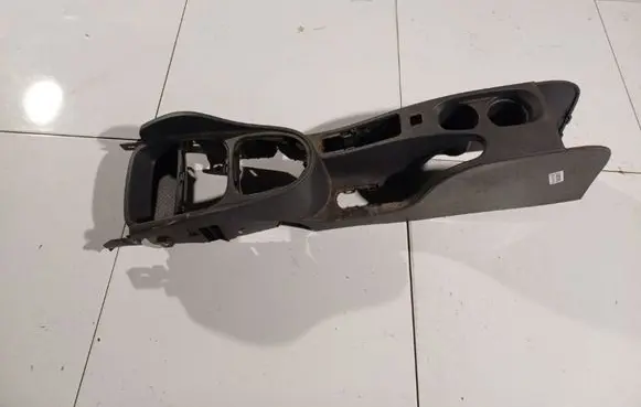 Seat Leon (1P) Center console 1P0863243 1P0.863.243