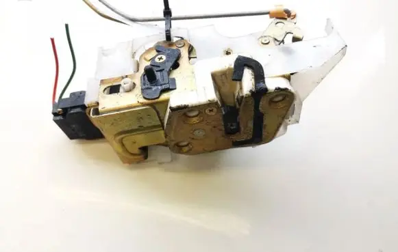 Mazda 323 F Front door lock