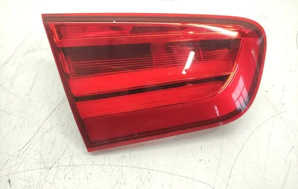 Tailgate rear/tail lights