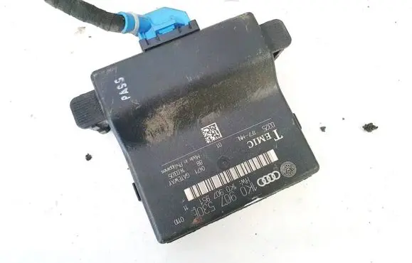 Skoda Octavia Mk2 (1Z) Door control unit/module 1k0907530e 1k090795111