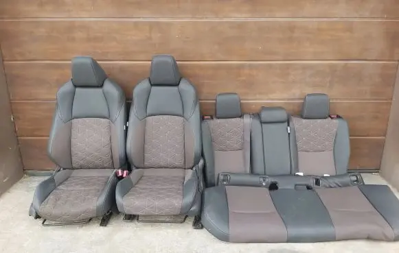 Toyota Yaris Cross Seat set 