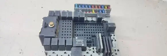 Volvo XC70 Fuse box set 8645410 01W065 8645411