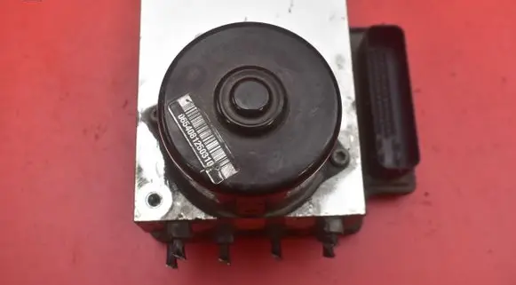 Volkswagen Golf IV ABS Pump 1J0614517B