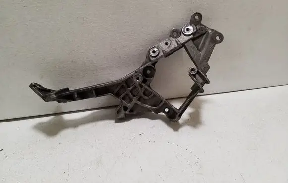 Land Rover Discovery Sport EGR valve cooler bracket G4D39L456DC