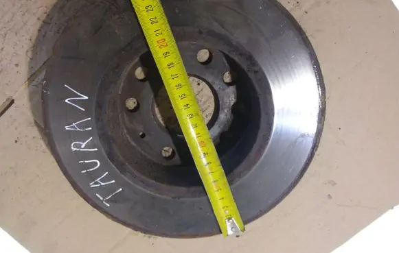 Volkswagen Touran I Rear brake disc
