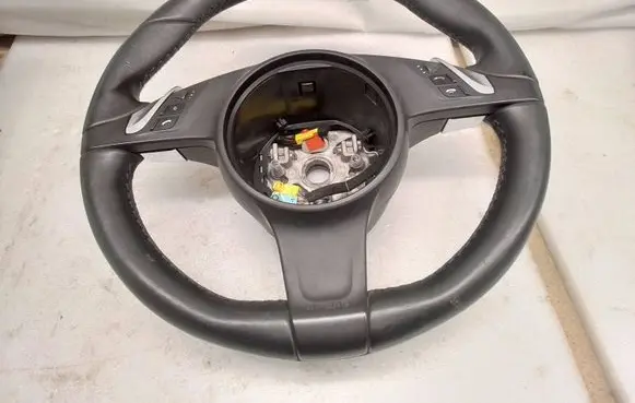 Porsche Cayenne (92A) Steering wheel