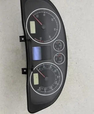 Volkswagen PASSAT B5.5 Speedometer (instrument cluster) 3B0920925A 26020115173 VWZ7Z033507777