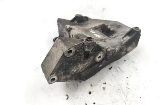 BMW 5 E39 Engine mounting bracket