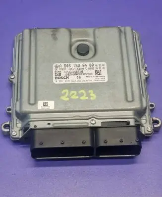 Mercedes-Benz Vito Viano W639 Engine control unit/module A6461500400 0281015922