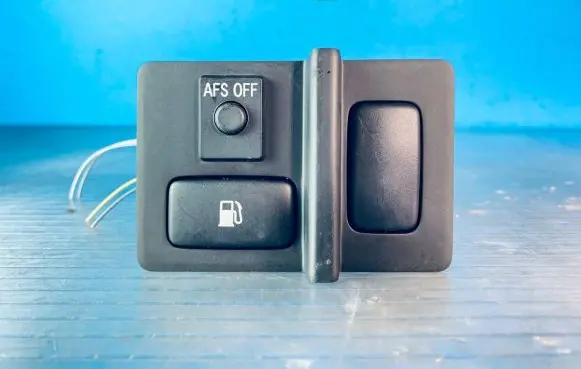 Lexus RX 300 Fuel tank opening switch 15A492