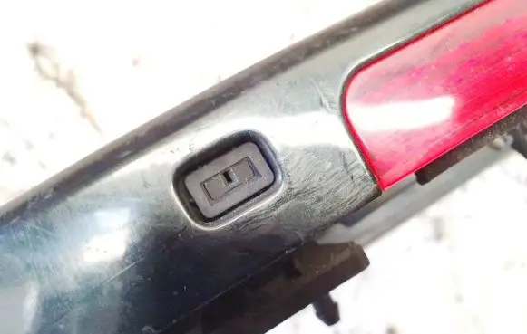 Mercedes-Benz E W211 Windshield washer spray nozzle 