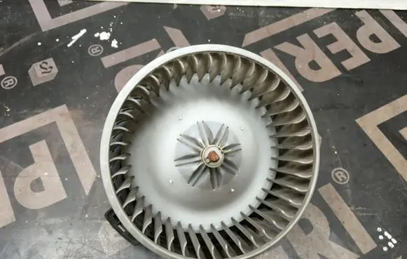 Mitsubishi Pajero Heater fan/blower 1940005093