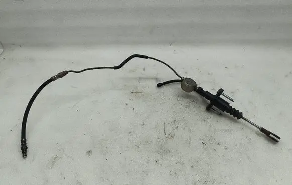 Opel Astra H Clutch master cylinder 90523769