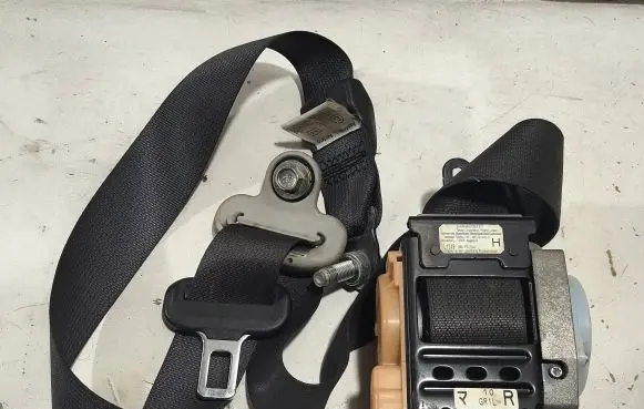 Mazda 6 Front seatbelt C9283N GR1L57L3010