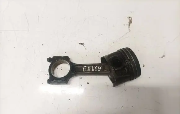 Subaru Forester SG Piston with connecting rod