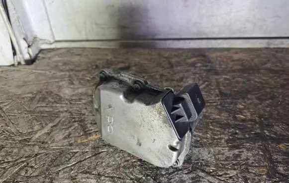 Audi A6 S6 C6 4F Intake manifold valve actuator/motor 059129086L A2C53112910
