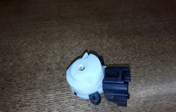 Suzuki Swift I Ignition lock contact NOCODE